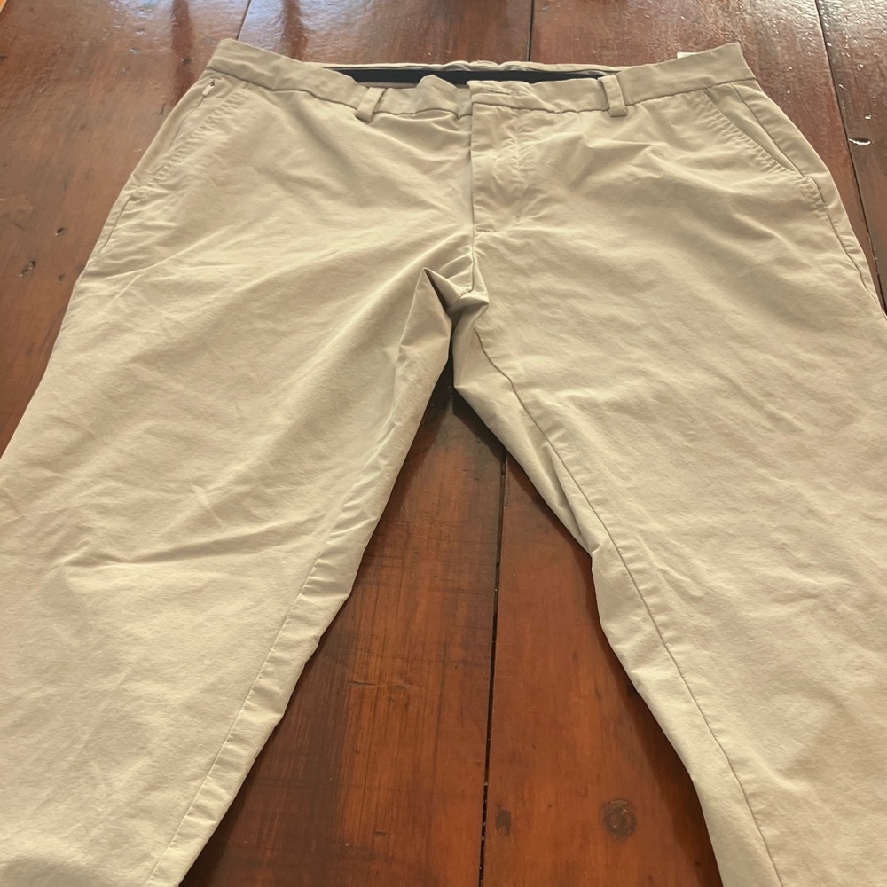 Vineyard Vines Men's Beige Chinos